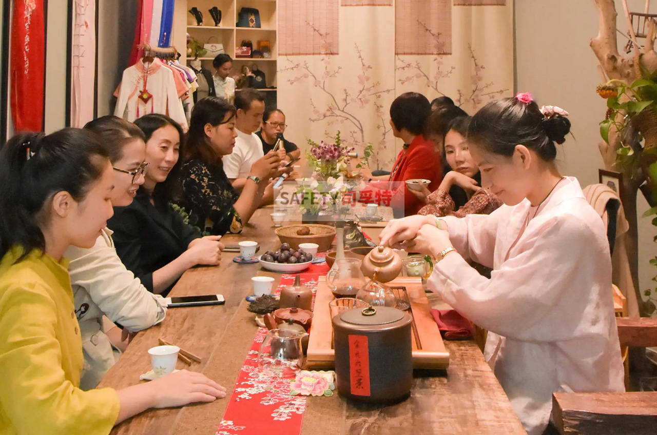 “圍爐煮茶”為什么火？年輕人追捧是有原因的-司孚特圍爐茶桌(圖1)